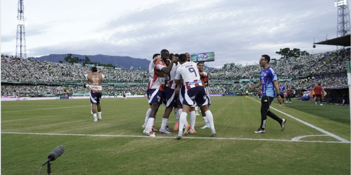 Alt Con la destacada participación de los jugadores paraguayos Guillermo Paiva y Christian Javier Báez, Junior se lleva la victoria frente a Atlético Nacional